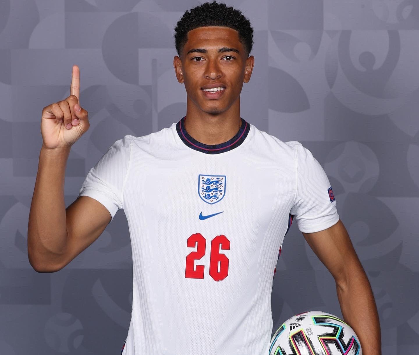 马尔卡宁33+7+4+2无缘今日最佳球员！因为爱德华兹25+9+7超越科比