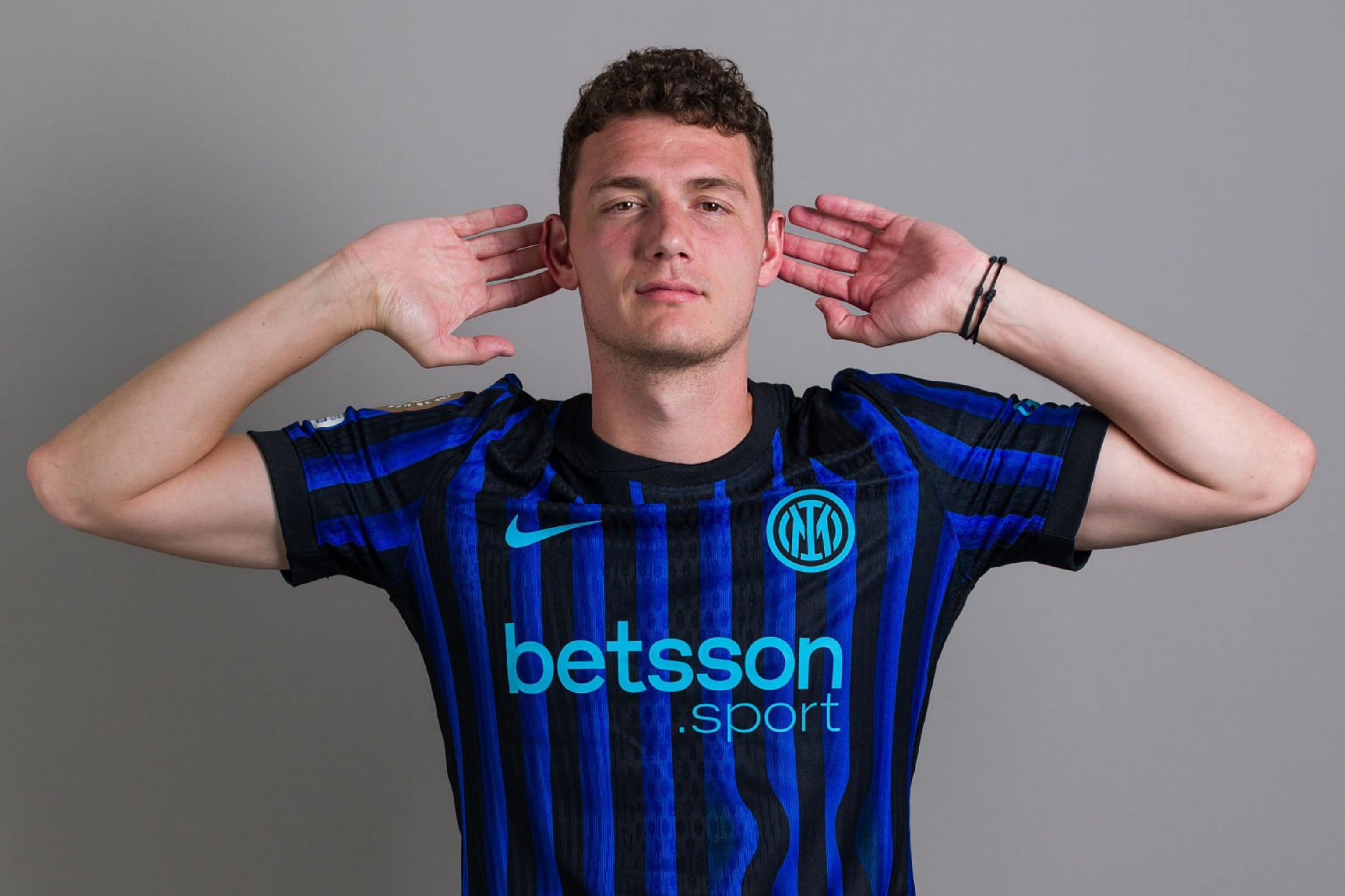 小雷：塞门约转会曼城似乎还有变数，我听说利物浦已经介入