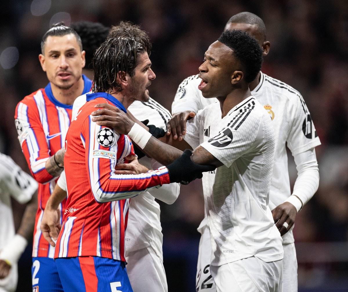 111-103！湖人逆转鹈鹕迎三连胜，詹姆斯30+8+8创纪录